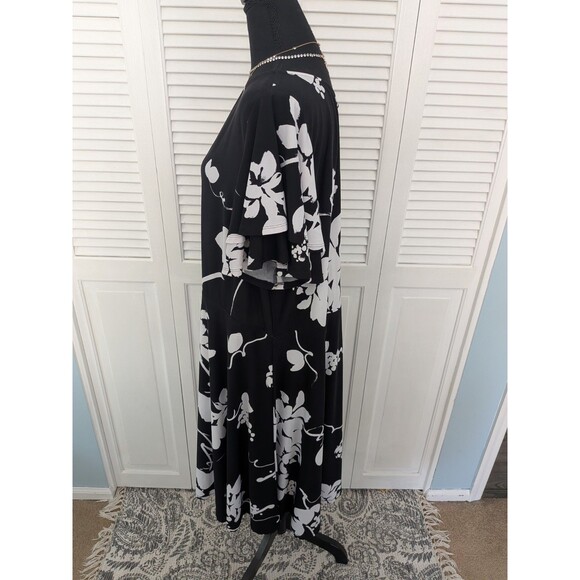 Lane Bryant Dress Women's 22/24 Black White Floral Flutter Sleeve A-Line Stretch - Picture 5 of 13